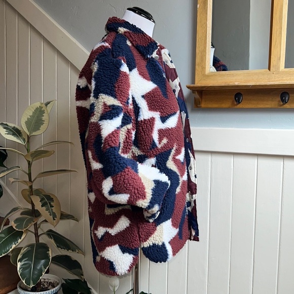 NWT rag & bone Elliot High Pile Sherpa Shirt Jacket in Burgundy Print - Picture 11 of 15